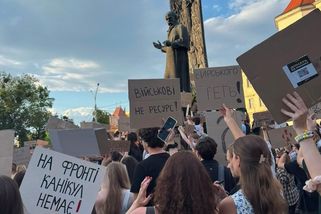 Nejde ani tak o Fedorova, vadí „Mjasorubka“ Syrskyj a poslanecké prázdniny, říká Ukrajinka ze Lvova - Novinky